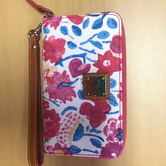 Dooney and Bourke Wallet/Wristlet - Picture 1 of 3